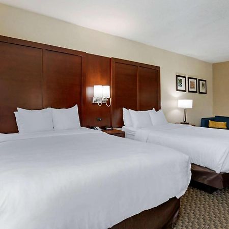 Comfort Inn & Suites Near Six Flags & Medical Center Сан-Антонио Экстерьер фото