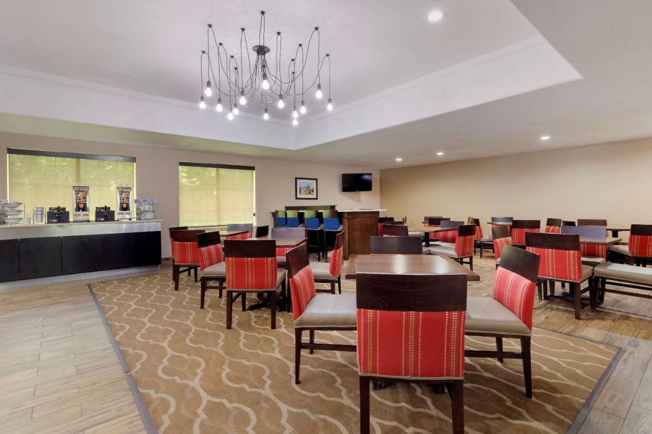 Comfort Inn & Suites Near Six Flags & Medical Center Сан-Антонио Экстерьер фото