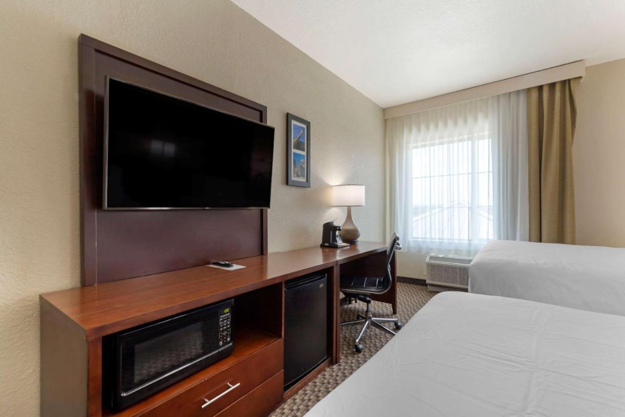 Comfort Inn & Suites Near Six Flags & Medical Center Сан-Антонио Экстерьер фото